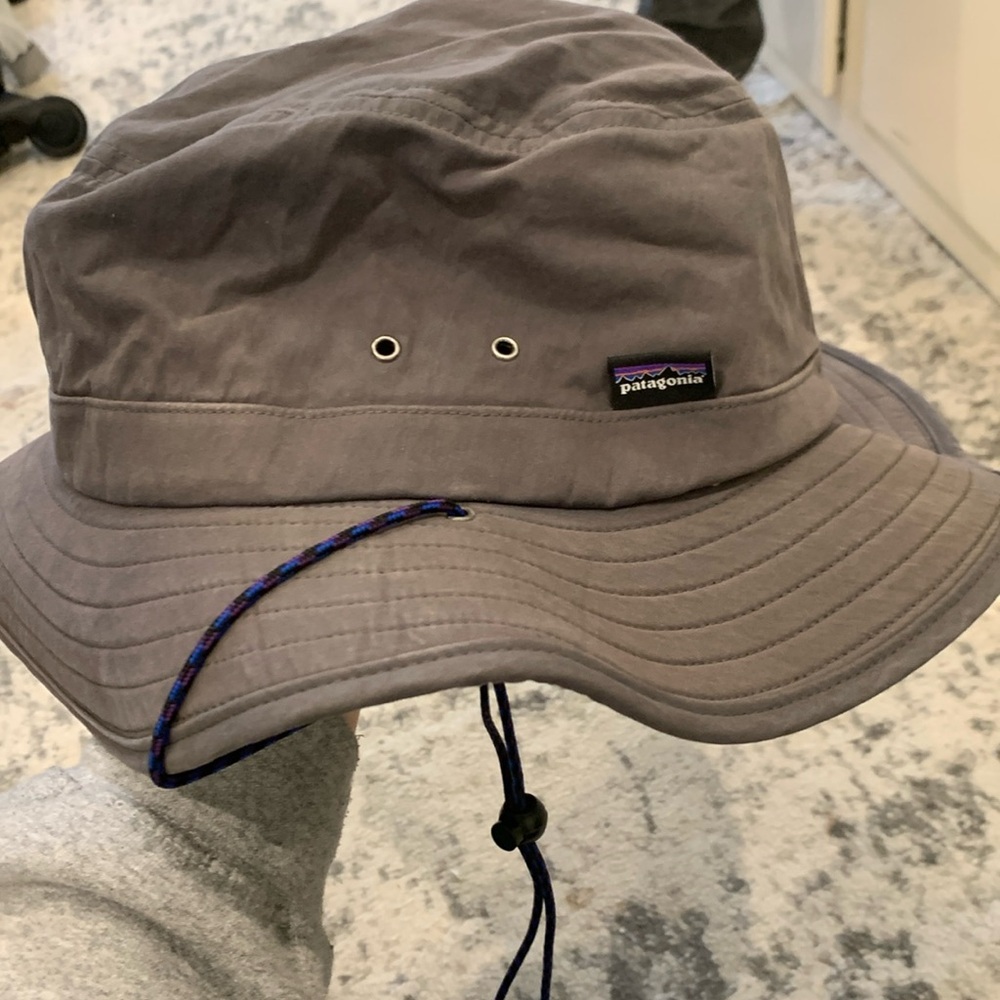 Patagonia men’s bucket hat in grey